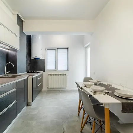 Radu Apartament Apartmán